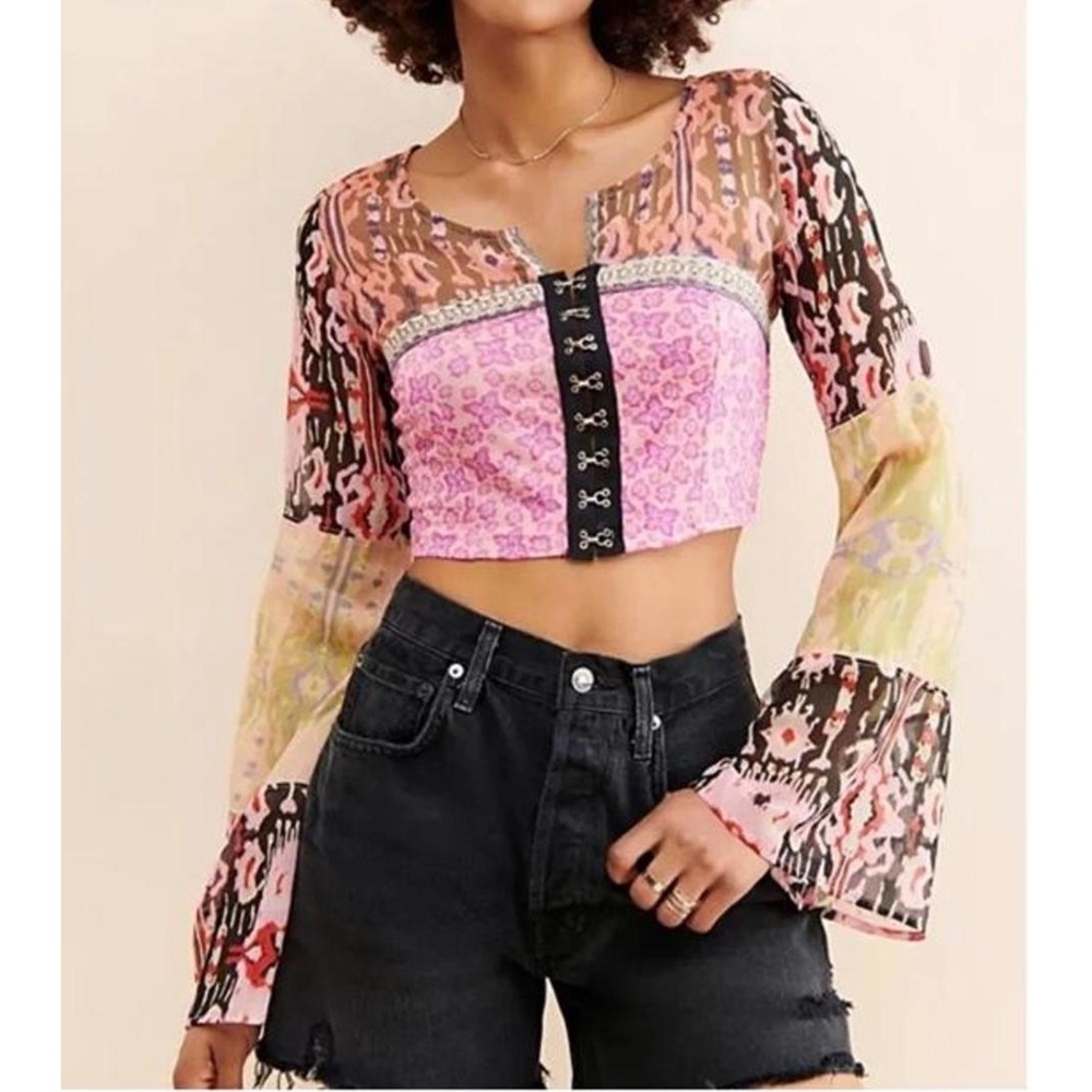 Free People Mixed Print Crop Top Pink Orange Boho Bell Sleeve XS Hook Eye Blouse - Picture 1 of 10